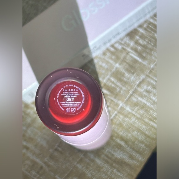 Glossier Suit Soft Touch Lip Cream - Picture 4 of 5